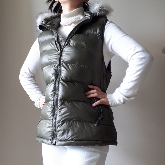 GAP Primaloft Super Warm Down Vest - Picture 1 of 10